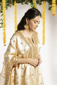 Sitara Kurta Set – Cream Gold